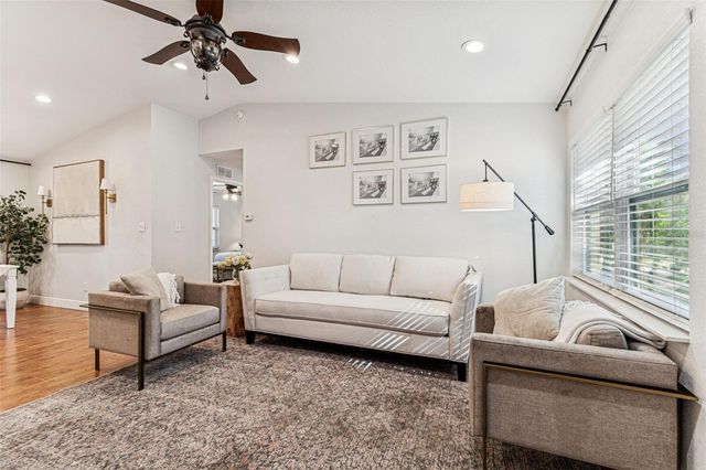 727 LOCUST STREET, Tarpon Springs, FL 34689