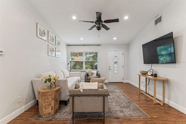 727 LOCUST STREET, Tarpon Springs, FL 34689