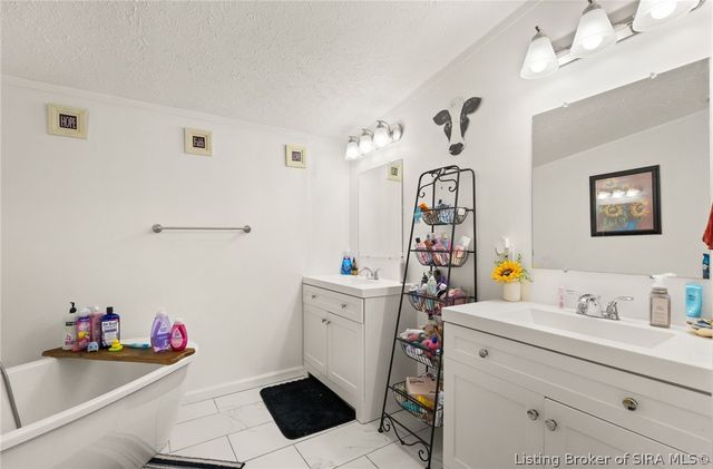 465 S Whiskey Run Ranch Road, Milltown, IN 47145