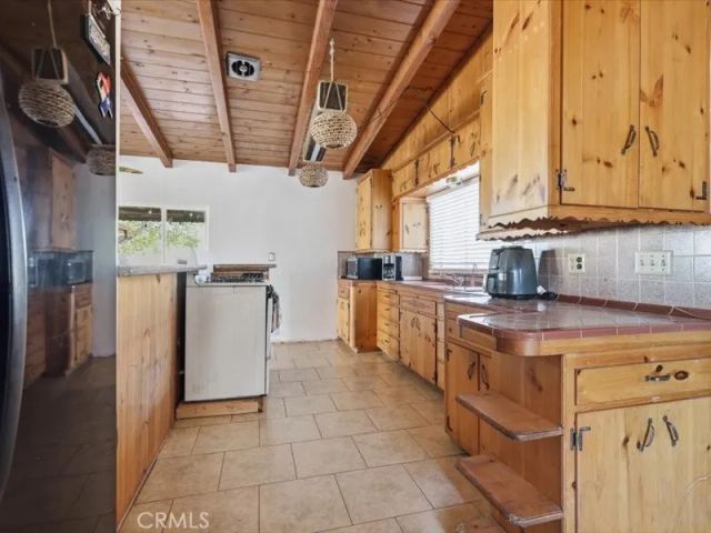 19876 Lodema Road, Apple Valley, CA 92307