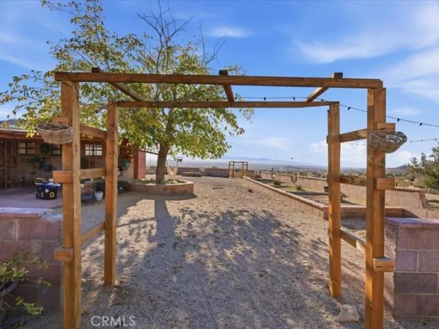 19876 Lodema Road, Apple Valley, CA 92307