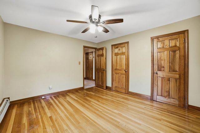 81 Rochdale St, Auburn, MA 01501