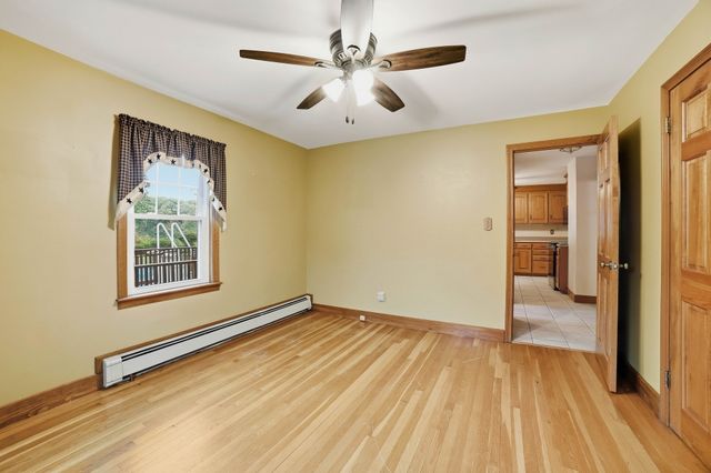 81 Rochdale St, Auburn, MA 01501