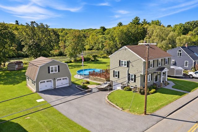 81 Rochdale St, Auburn, MA 01501