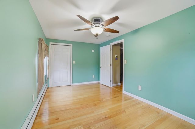 81 Rochdale St, Auburn, MA 01501