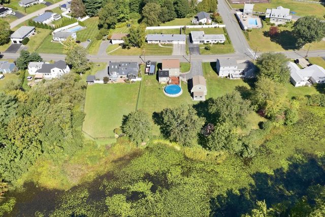 81 Rochdale St, Auburn, MA 01501