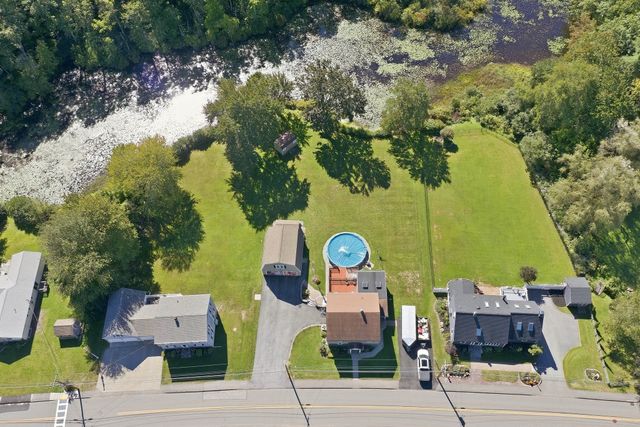 81 Rochdale St, Auburn, MA 01501