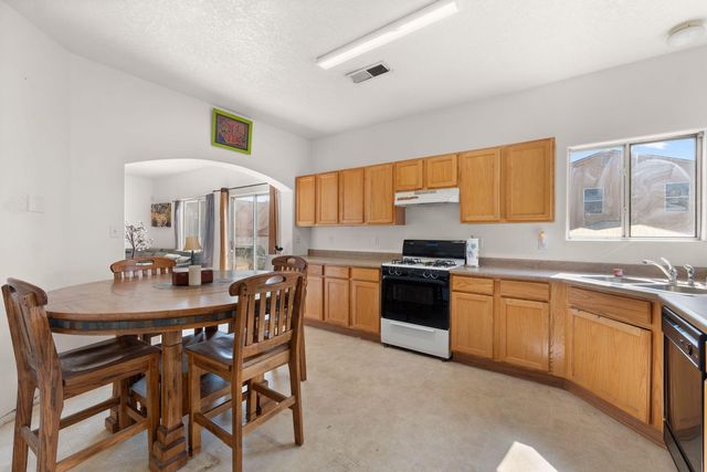 616 Lone Pine Drive SW, Albuquerque, NM 87121
