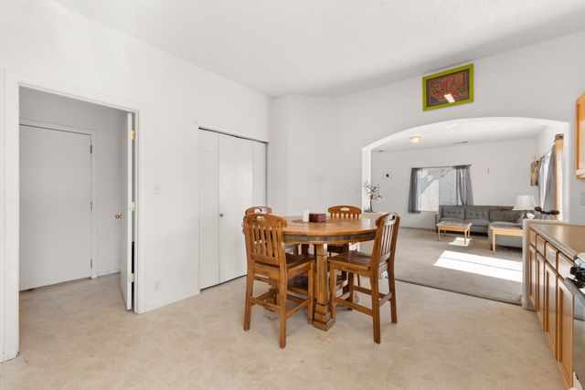 616 Lone Pine Drive SW, Albuquerque, NM 87121