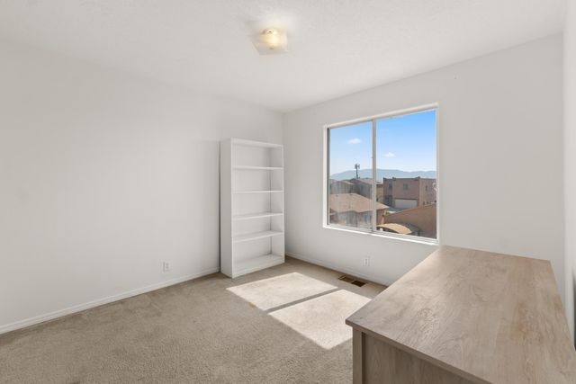616 Lone Pine Drive SW, Albuquerque, NM 87121