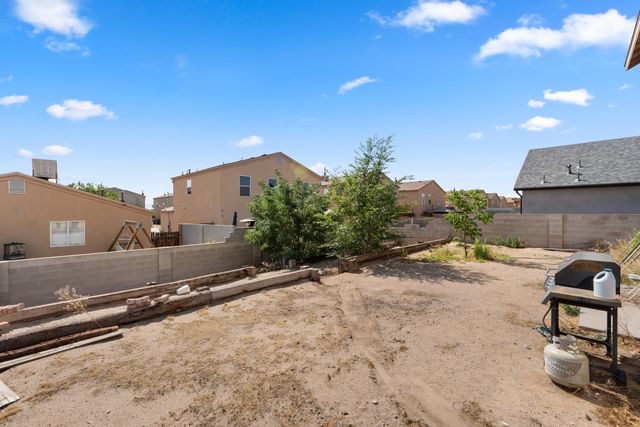 616 Lone Pine Drive SW, Albuquerque, NM 87121