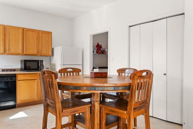 616 Lone Pine Drive SW, Albuquerque, NM 87121