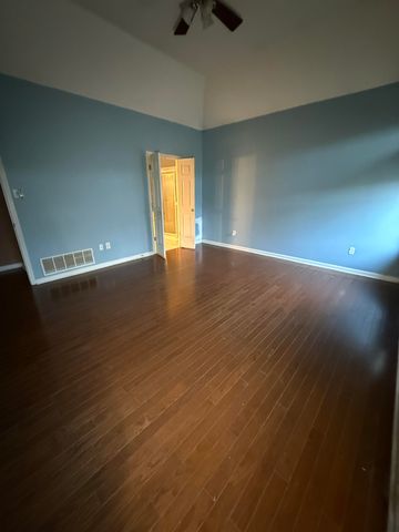 30 COUNTRY FOREST DR, Oakland, TN 38060