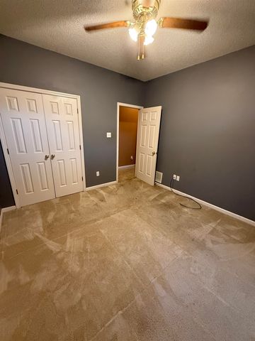 30 COUNTRY FOREST DR, Oakland, TN 38060