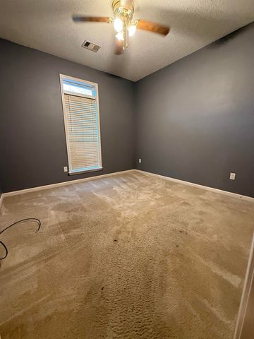 30 COUNTRY FOREST DR, Oakland, TN 38060