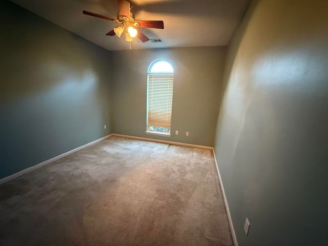 30 COUNTRY FOREST DR, Oakland, TN 38060