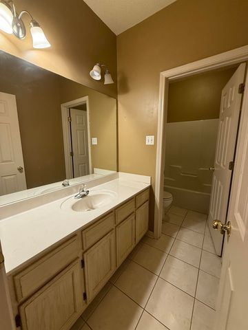 30 COUNTRY FOREST DR, Oakland, TN 38060