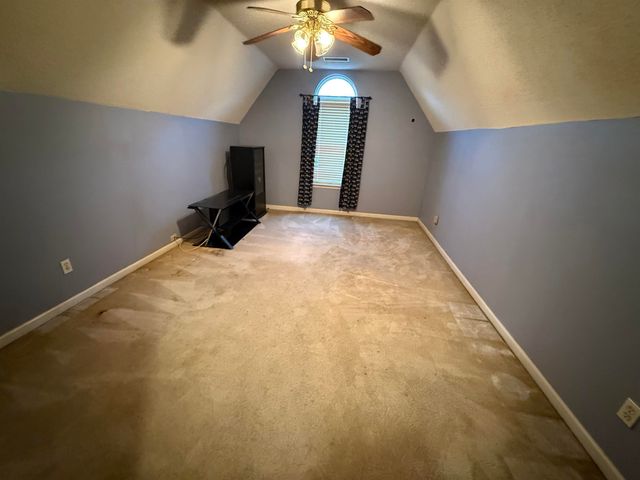 30 COUNTRY FOREST DR, Oakland, TN 38060