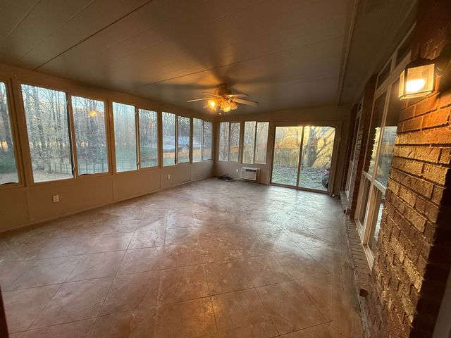 30 COUNTRY FOREST DR, Oakland, TN 38060