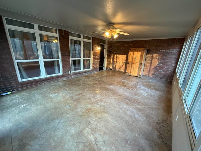 30 COUNTRY FOREST DR, Oakland, TN 38060