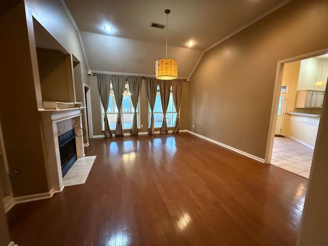 30 COUNTRY FOREST DR, Oakland, TN 38060