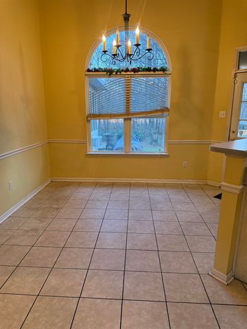 30 COUNTRY FOREST DR, Oakland, TN 38060