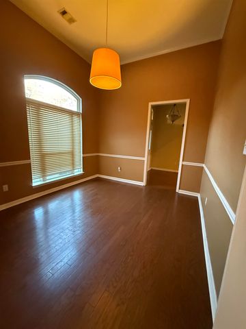 30 COUNTRY FOREST DR, Oakland, TN 38060