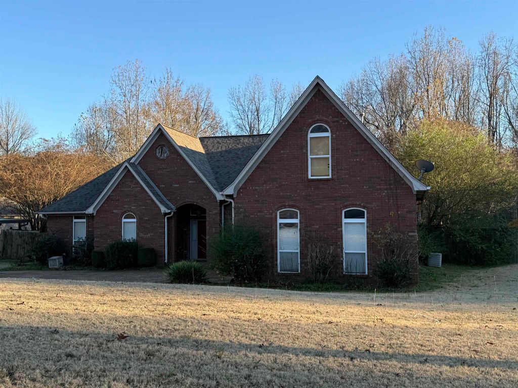 30 COUNTRY FOREST DR, Oakland, TN 38060