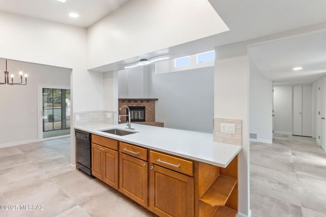 7413 E Wandering Road, Tucson, AZ 85750