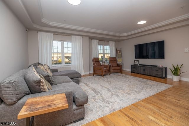 307 Pearl St, Elizabeth City, NJ 07202