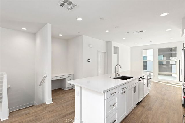 1684 Topanga, Costa Mesa, CA 92627