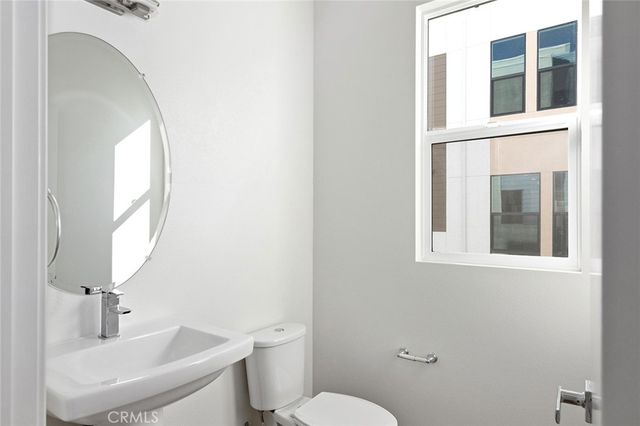 1684 Topanga, Costa Mesa, CA 92627