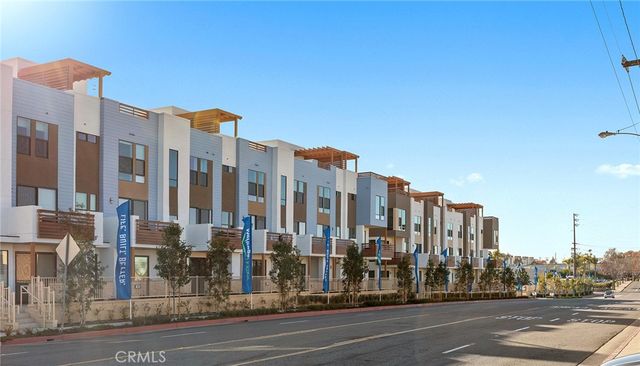 1684 Topanga, Costa Mesa, CA 92627