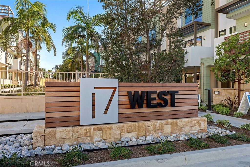 1684 Topanga, Costa Mesa, CA 92627