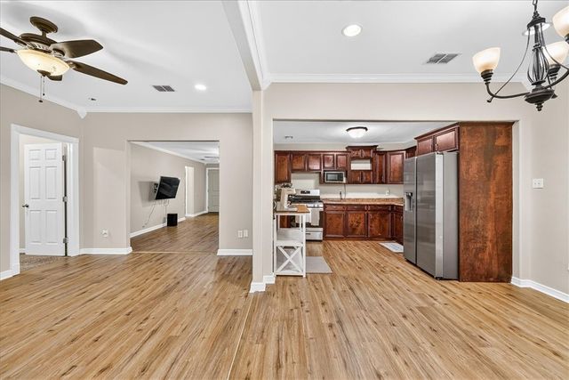 745 Lansdown Dr, Corpus Christi, TX 78412
