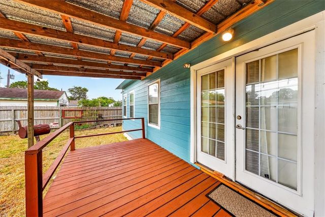 745 Lansdown Dr, Corpus Christi, TX 78412