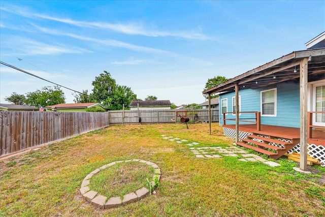 745 Lansdown Dr, Corpus Christi, TX 78412
