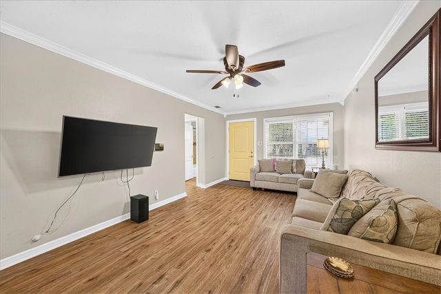 745 Lansdown Dr, Corpus Christi, TX 78412
