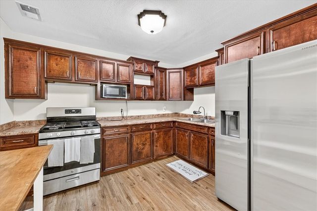 745 Lansdown Dr, Corpus Christi, TX 78412