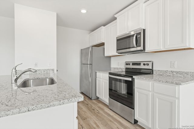 16016 Stratford Cove, Lytle, TX 78052