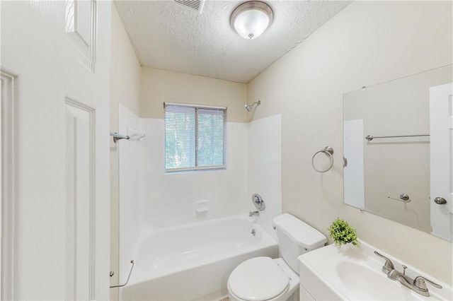 4715 Greenbriar Trail SW, Atlanta, GA 30331