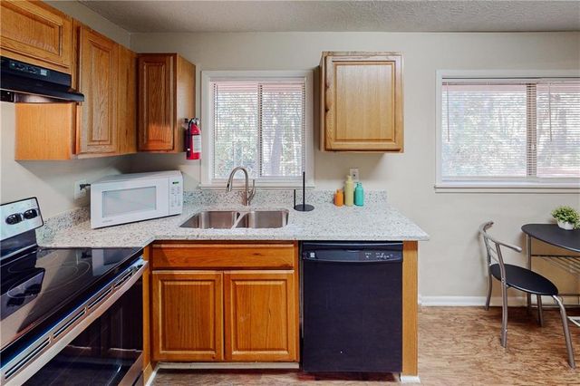 4715 Greenbriar Trail SW, Atlanta, GA 30331