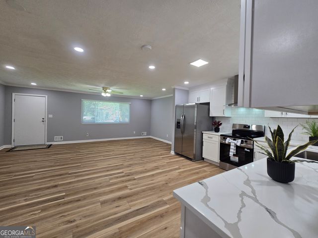 1743 Hillview Avenue, Jonesboro, GA 30236