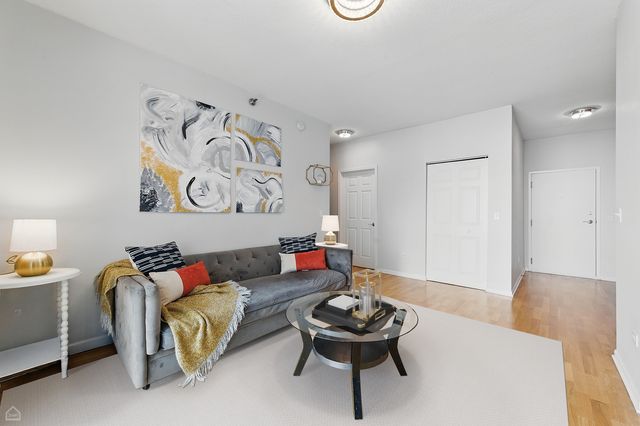 1134 W Granville Avenue 820, Chicago, IL 60660