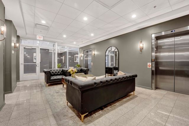 1134 W Granville Avenue 820, Chicago, IL 60660