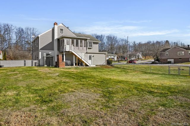 15 Milano Drive, Poughkeepsie, NY 12603