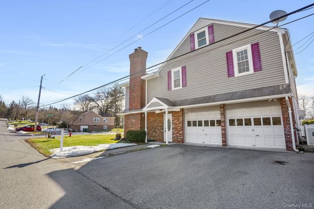 15 Milano Drive, Poughkeepsie, NY 12603