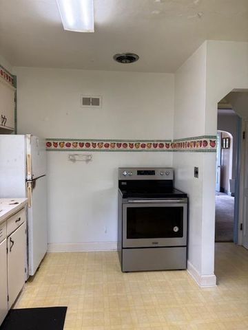 402 9th Street, Baraboo, WI 53913
