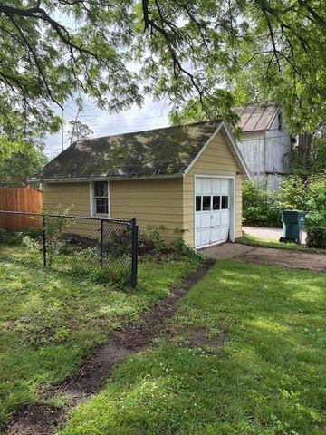 402 9th Street, Baraboo, WI 53913