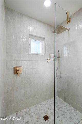 709 E ROYAL PALM Road, Phoenix, AZ 85020